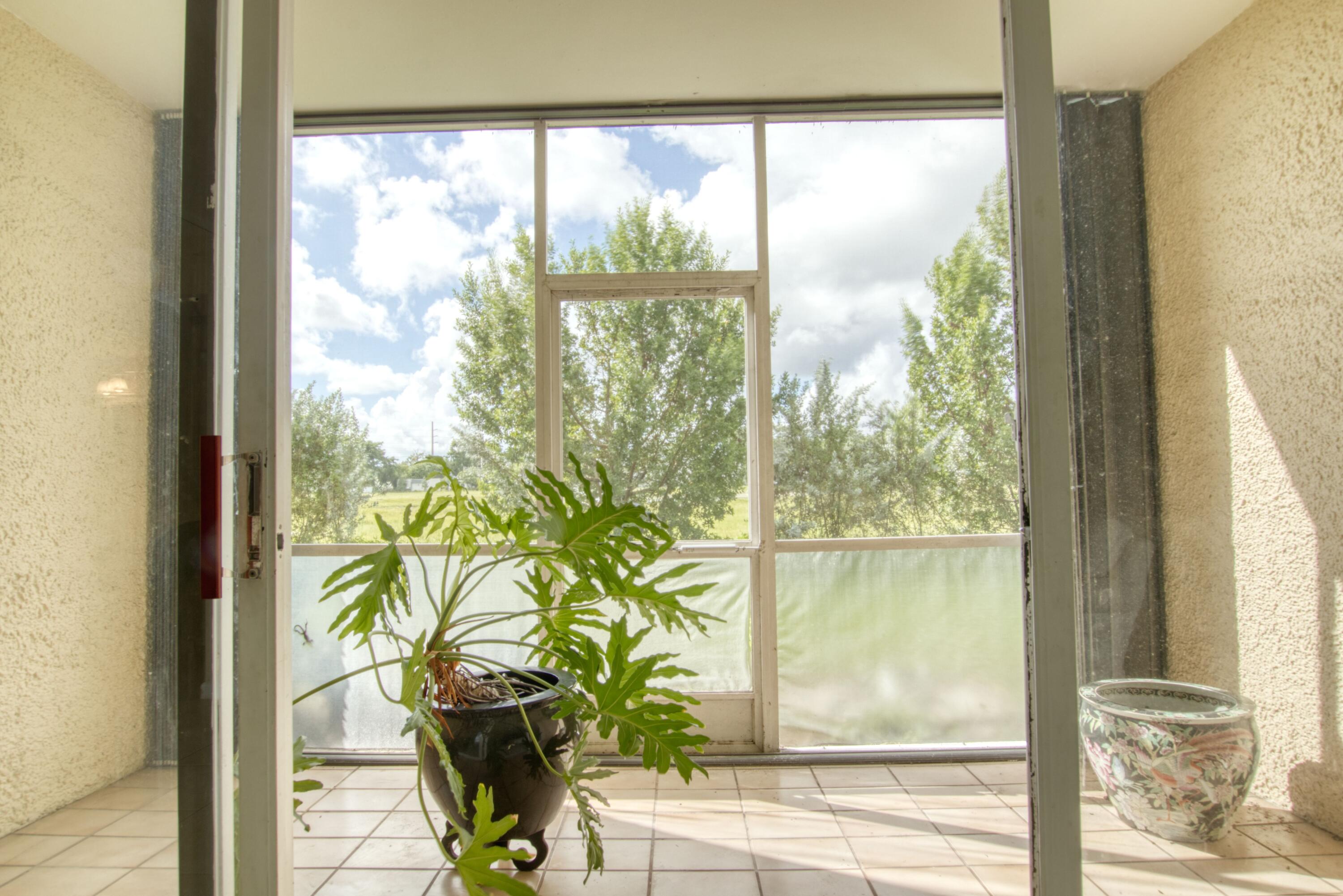 4260 D Este #102 Lake Worth, FL 33467