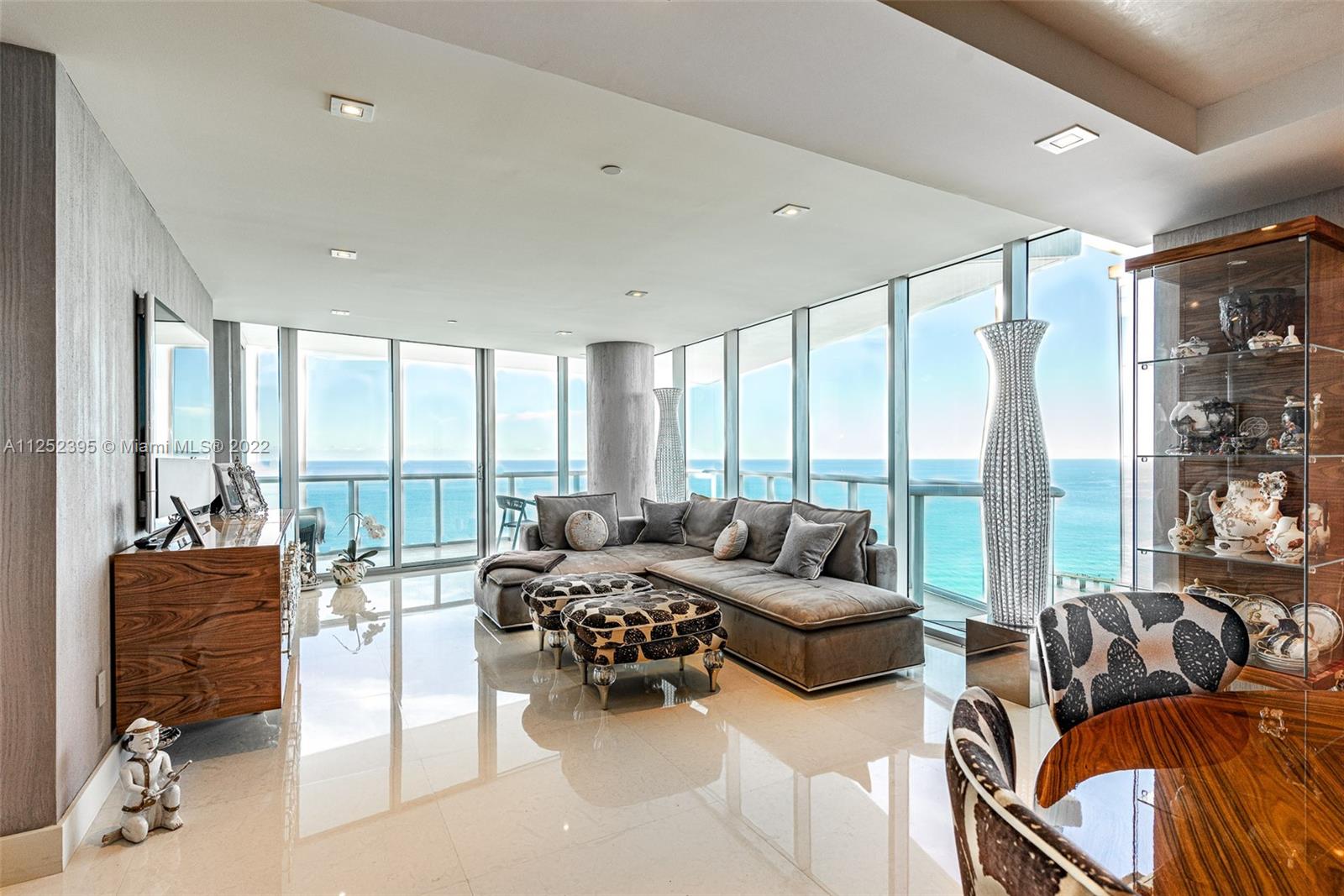 17001 Collins Ave #2501