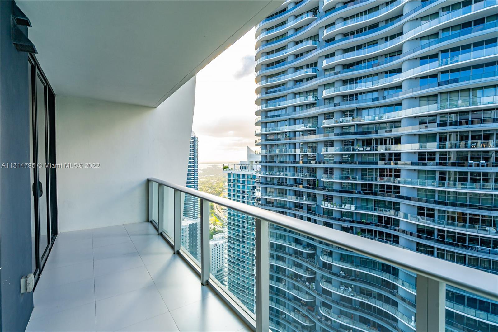 image 1010 Brickell15