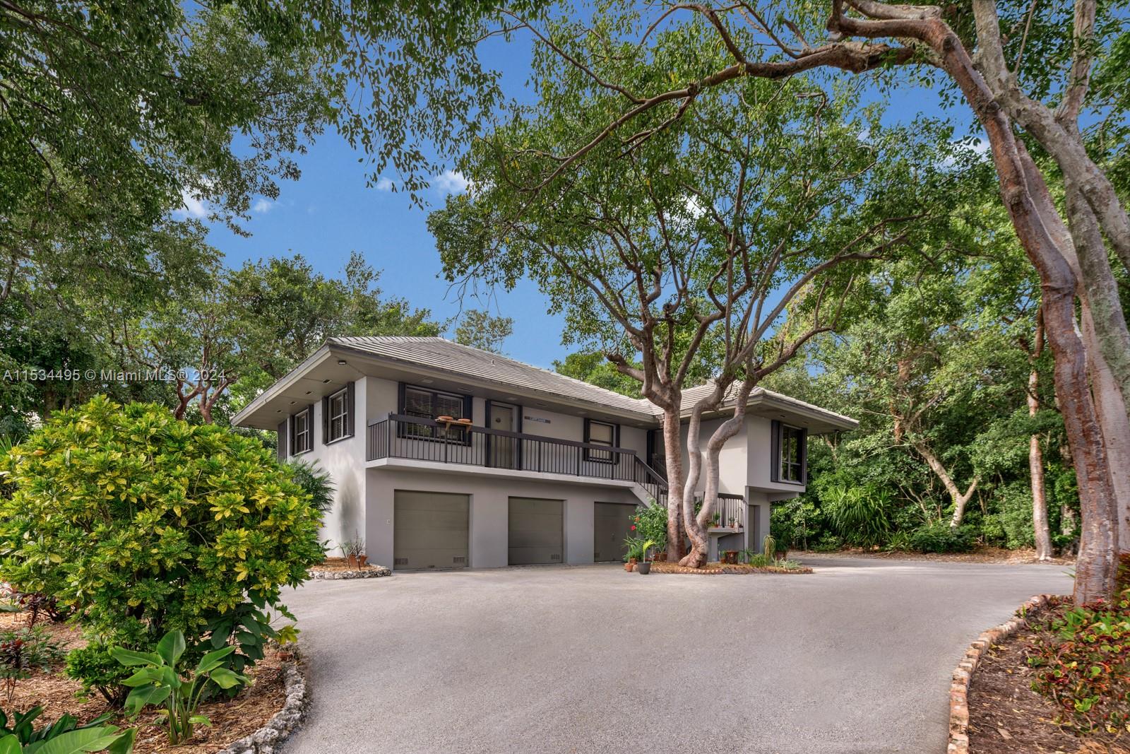 10 Cannon Pt Key Largo, FL 33037 10 Cannon Pt Key Largo, FL 33037