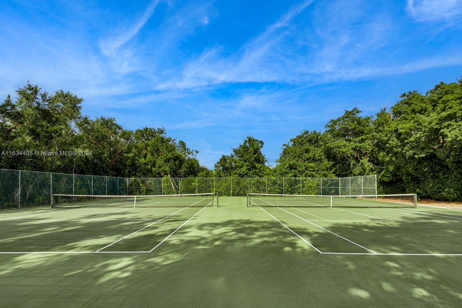 10 Cannon Pt Key Largo, FL 33037 10 Cannon Pt Key Largo, FL 33037
