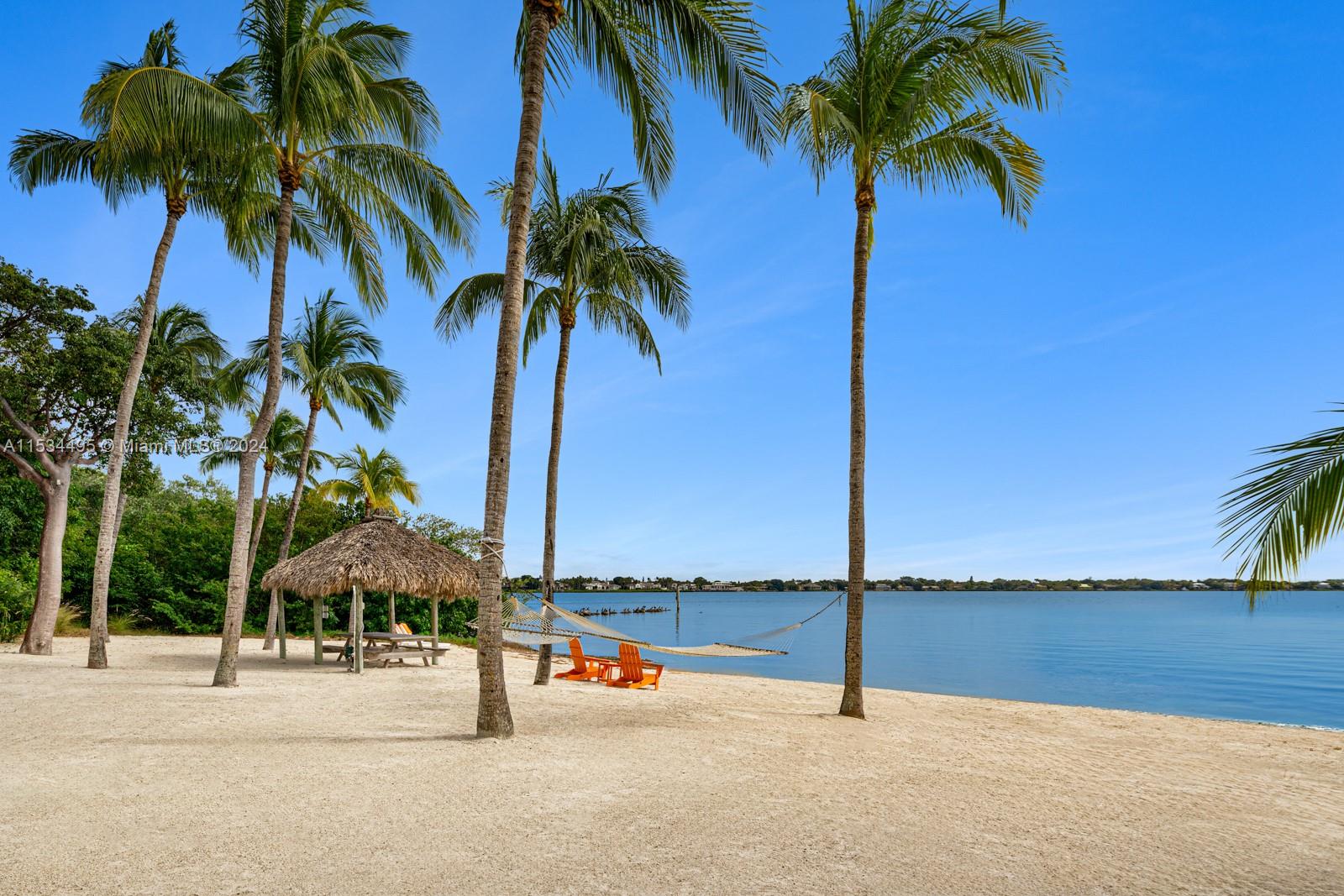 10 Cannon Pt Key Largo, FL 33037 10 Cannon Pt Key Largo, FL 33037