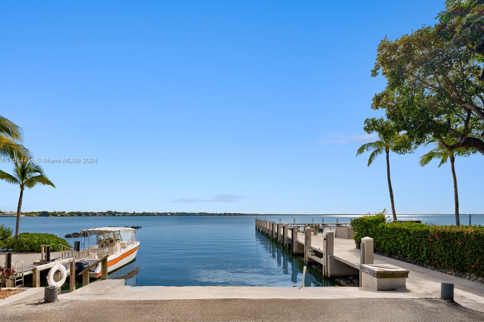 10 Cannon Pt Key Largo, FL 33037 10 Cannon Pt Key Largo, FL 33037