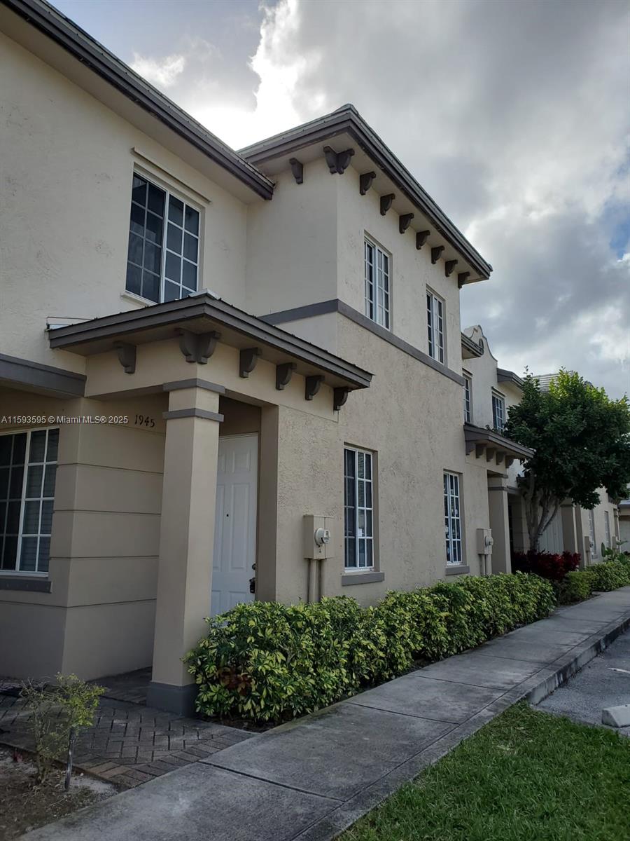 1945 Marsh Hbr Dr #1945 Riviera Beach, FL 33404