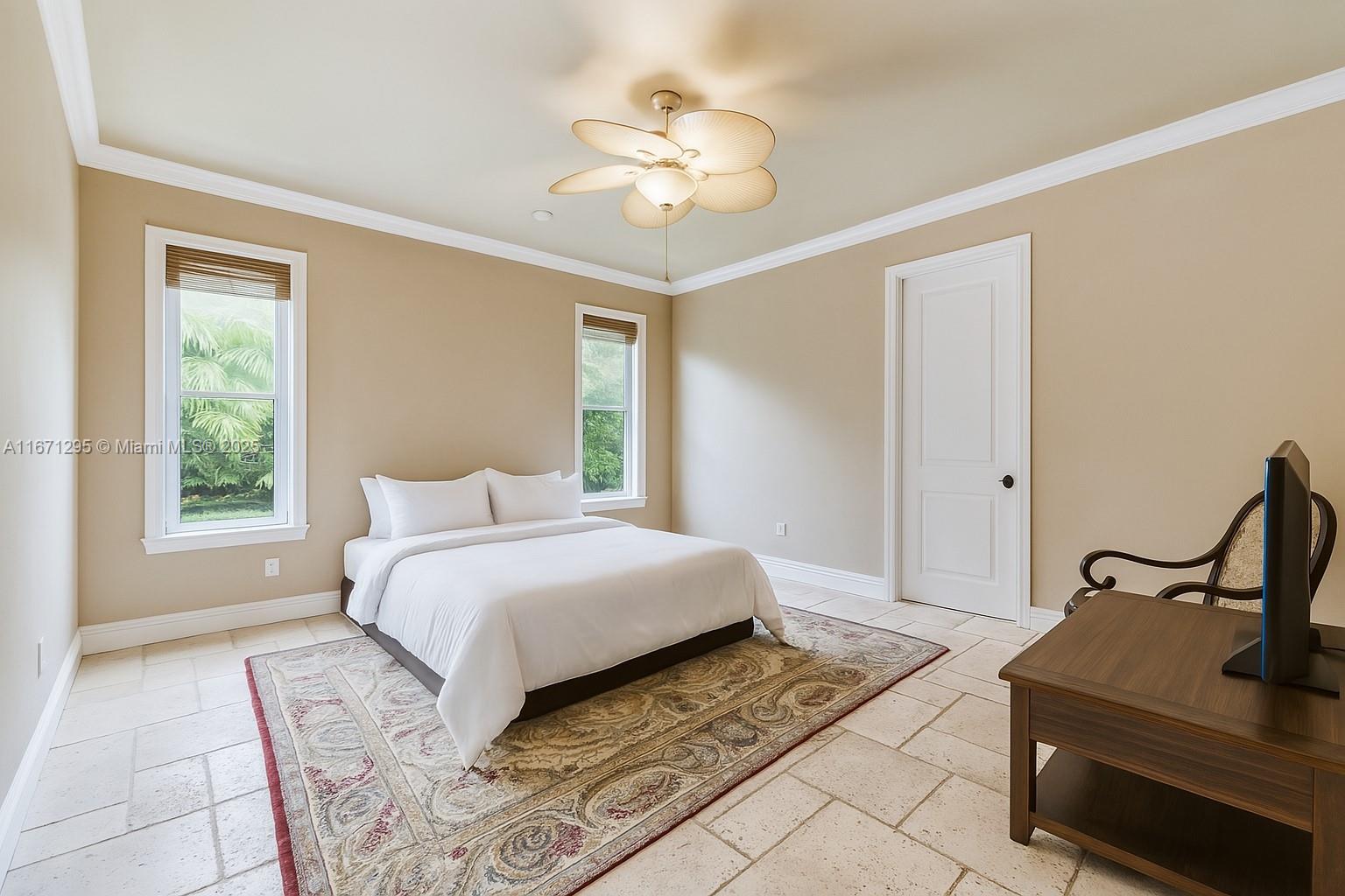 8240 SW 98th St,Miami, FL 33156