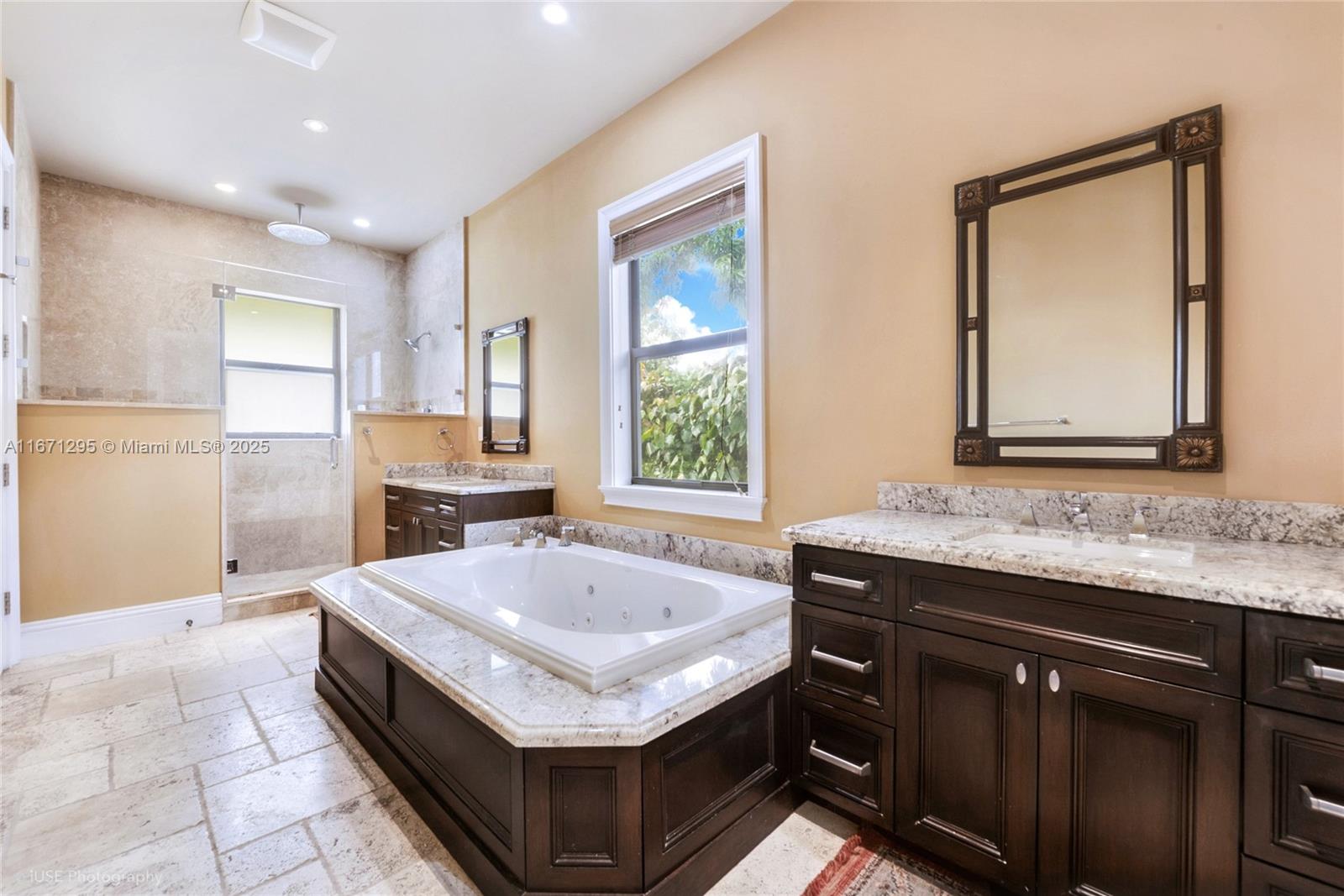 8240 SW 98th St,Miami, FL 33156