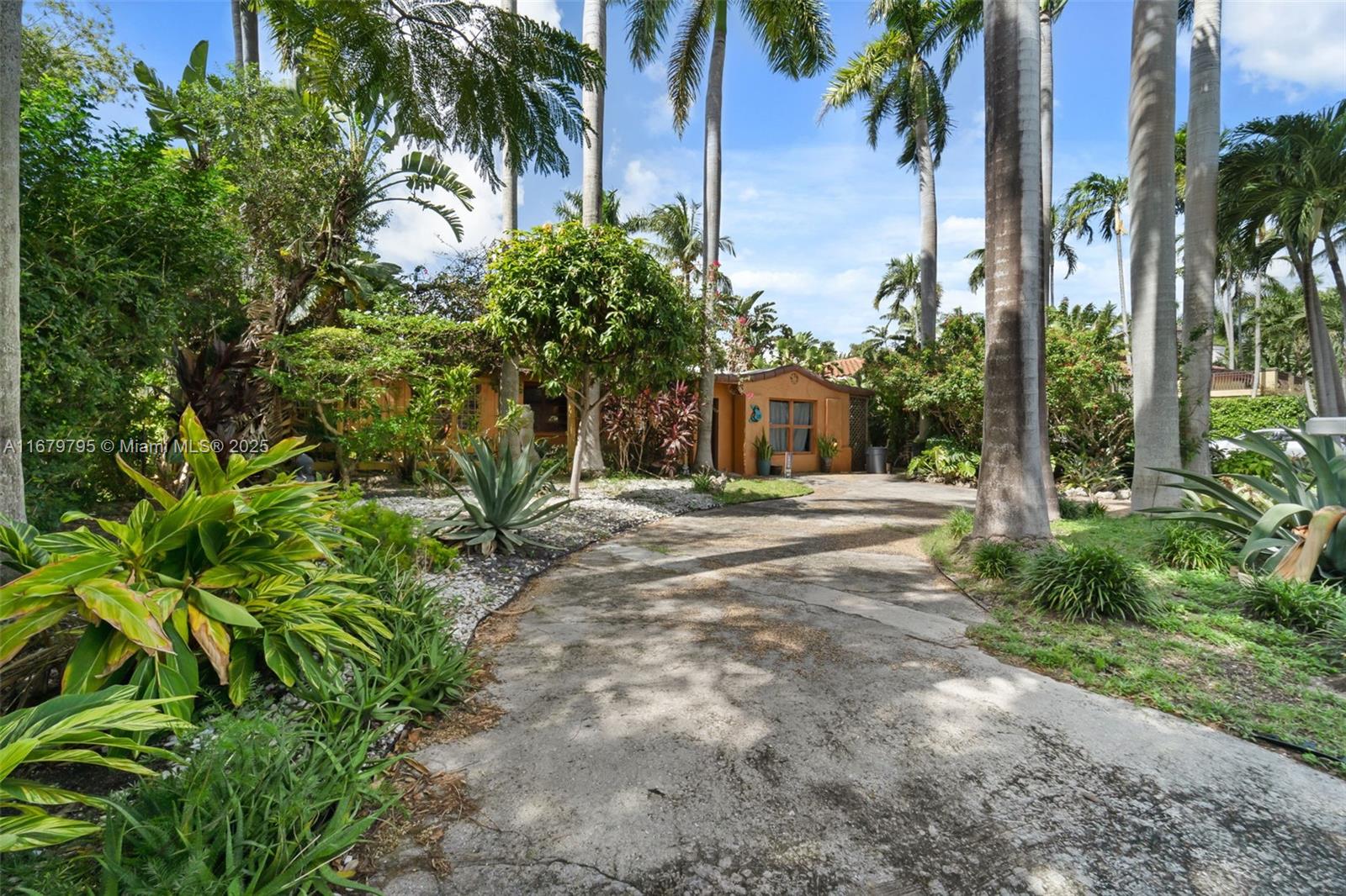 330 W Rivo Alto Dr Miami Beach, FL 33139