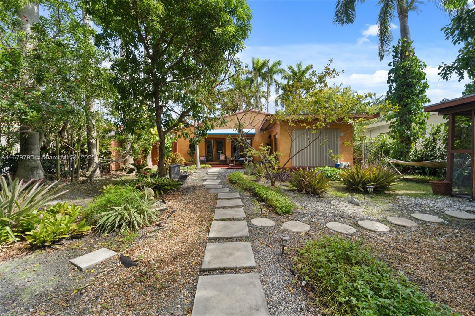 330 W Rivo Alto Dr Miami Beach, FL 33139