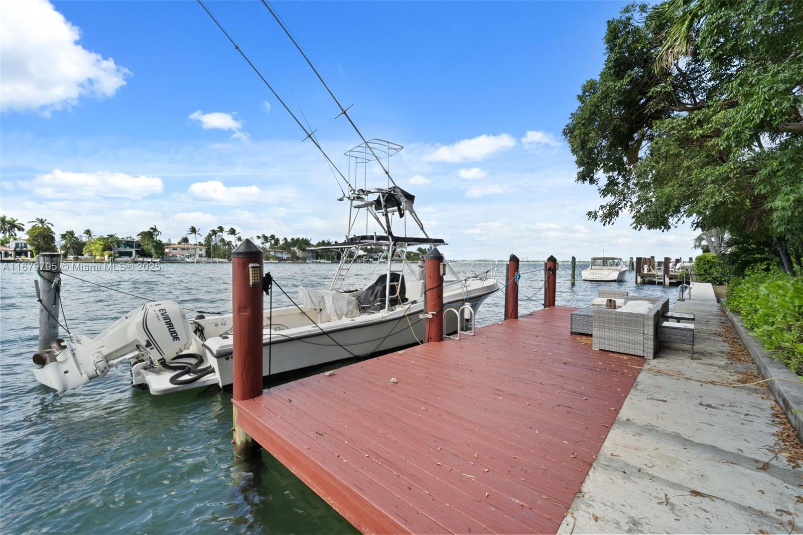 330 W Rivo Alto Dr Miami Beach, FL 33139