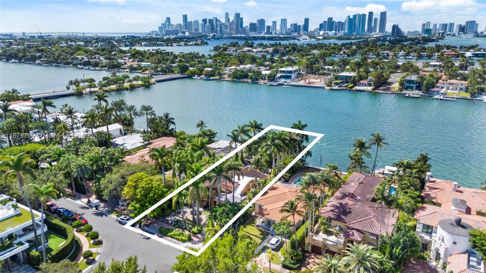 330 W Rivo Alto Dr Miami Beach, FL 33139