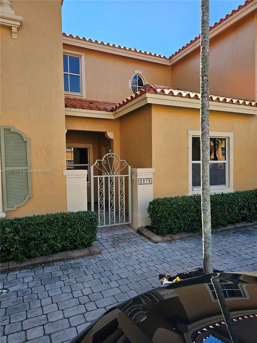 image VILLAS AT HARBOR ISLES CO0