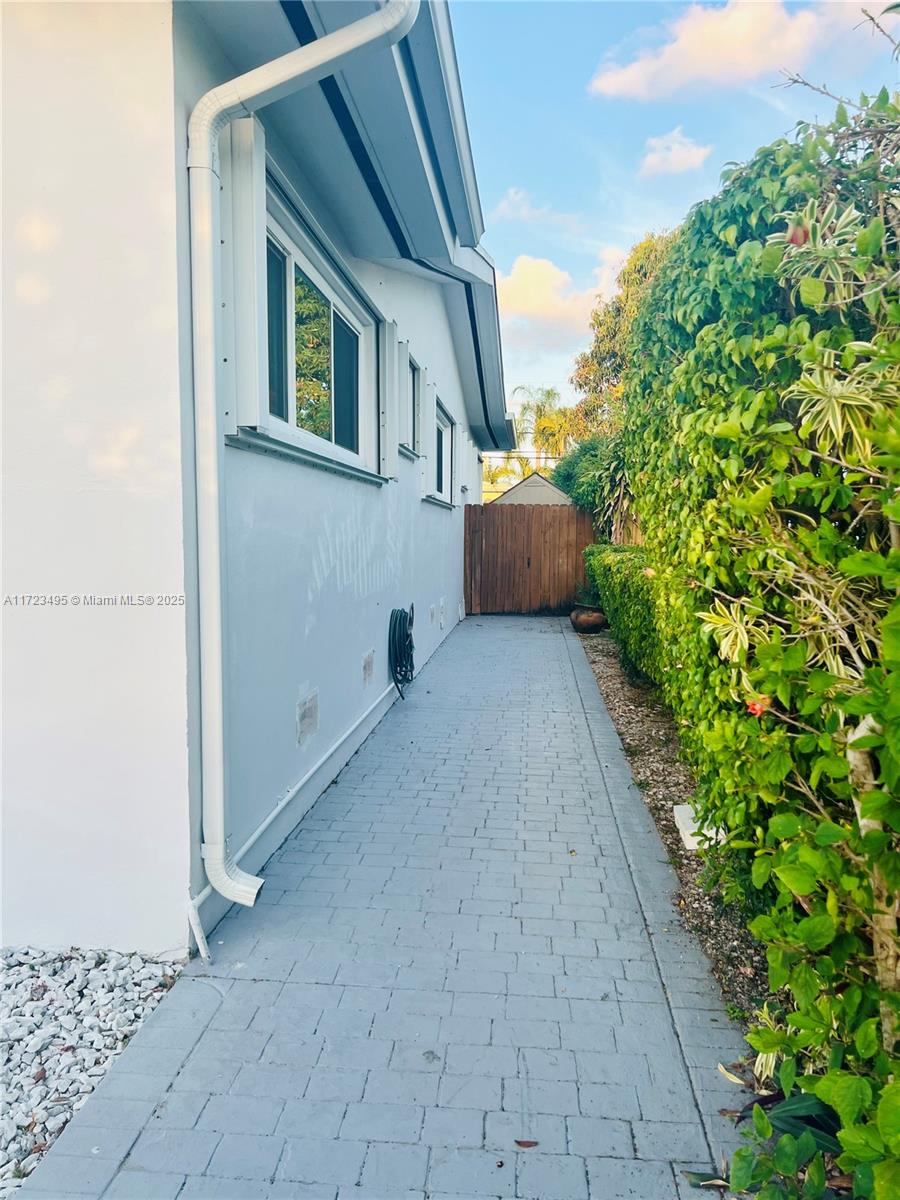 7549 Adventure Ave North Bay Village, FL 33141