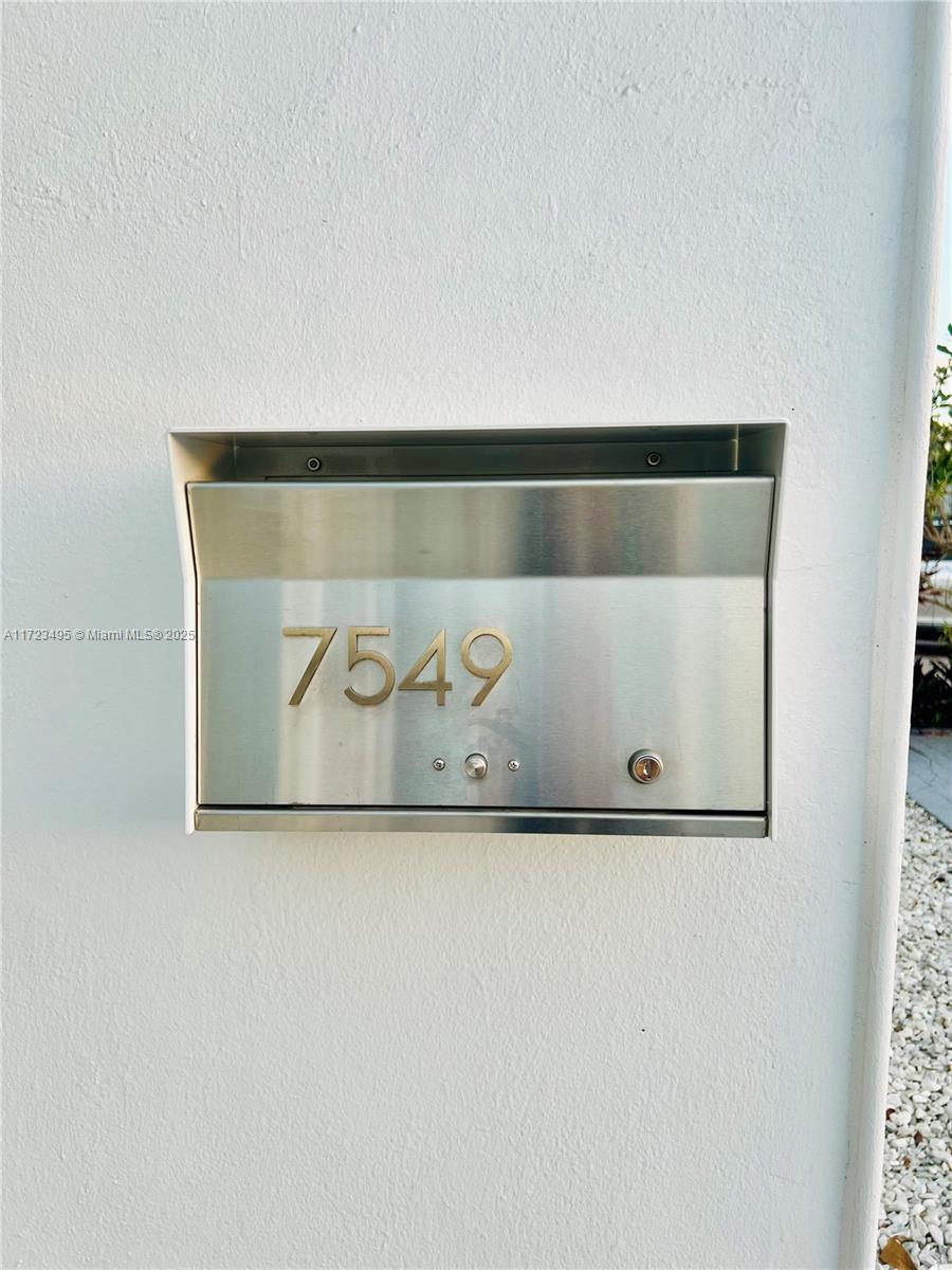 7549 Adventure Ave North Bay Village, FL 33141