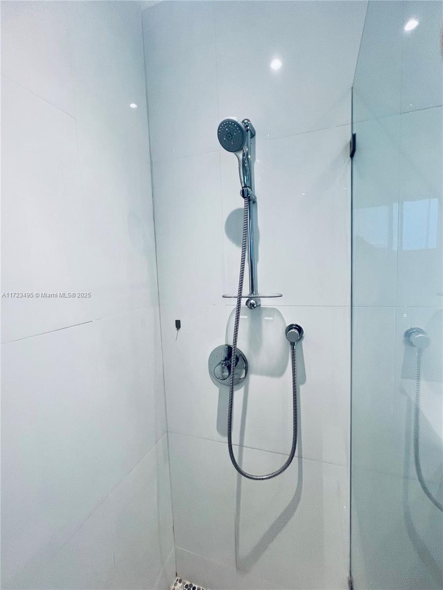 7549 Adventure Ave North Bay Village, FL 33141