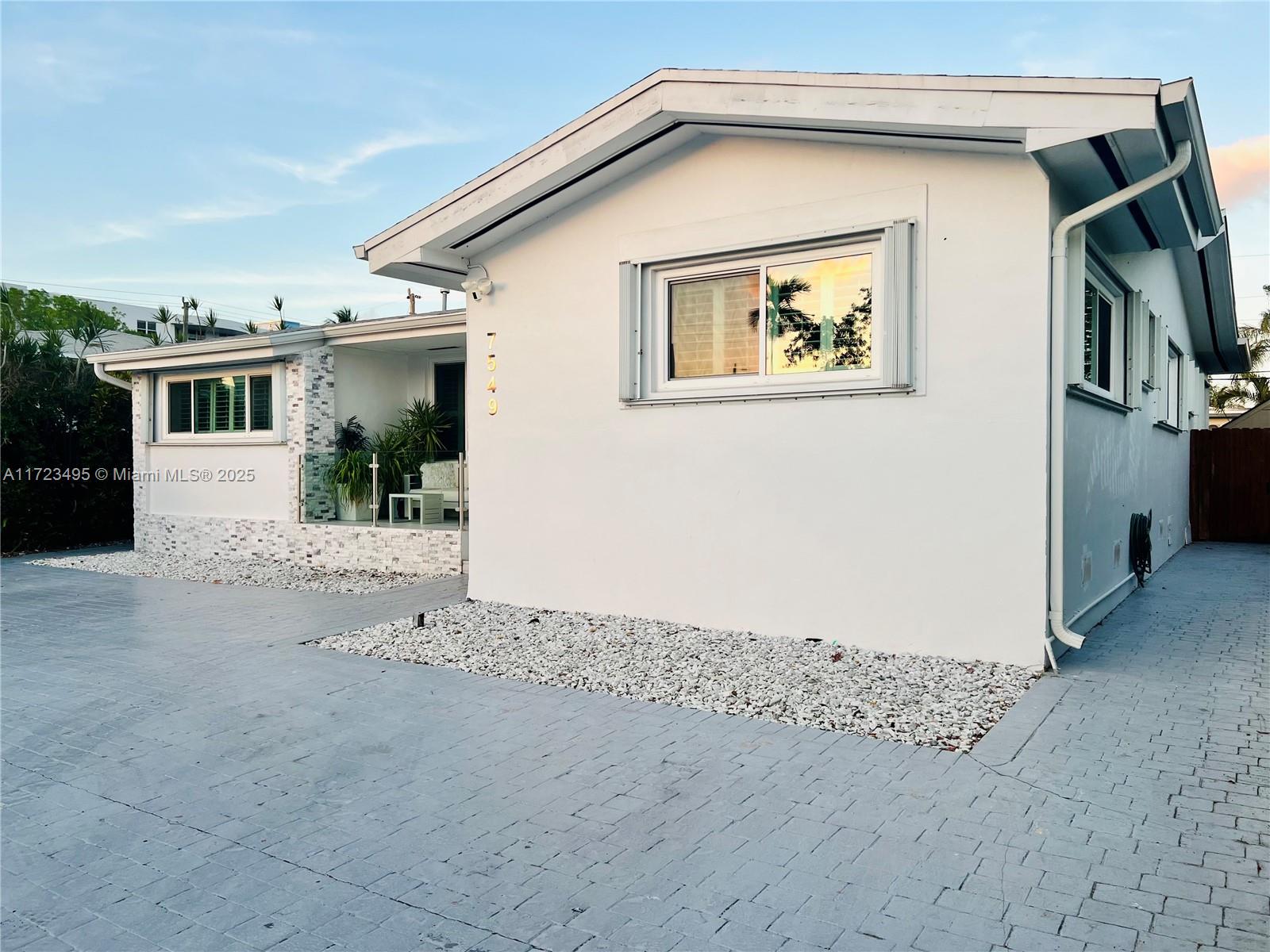 7549 Adventure Ave North Bay Village, FL 33141