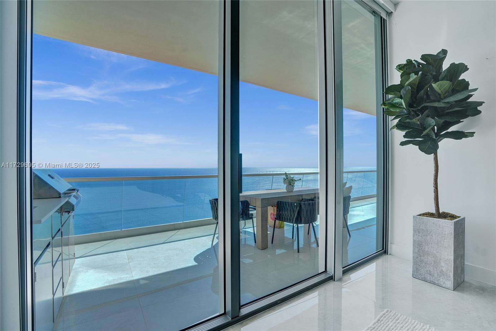 image Turnberry Ocean Club33