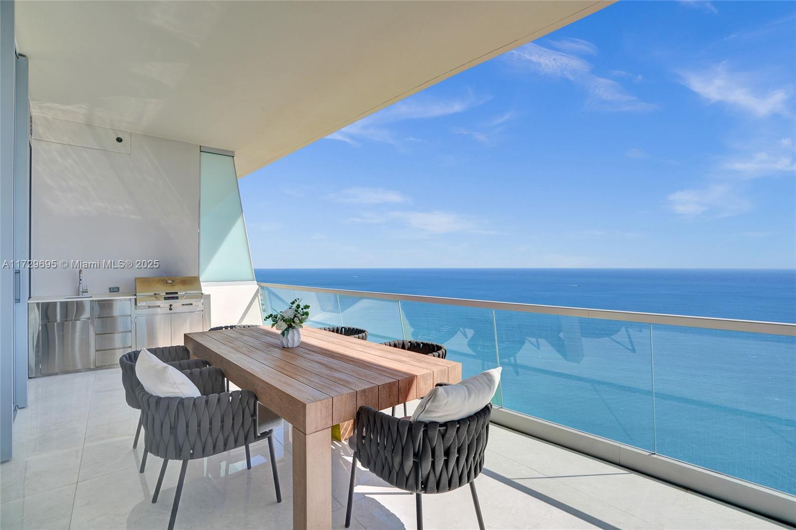 image Turnberry Ocean Club45