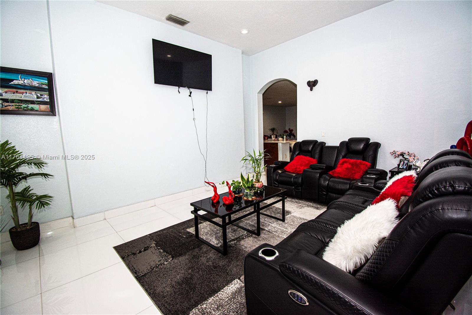 1142 NW 135th Ct Miami, FL 33182