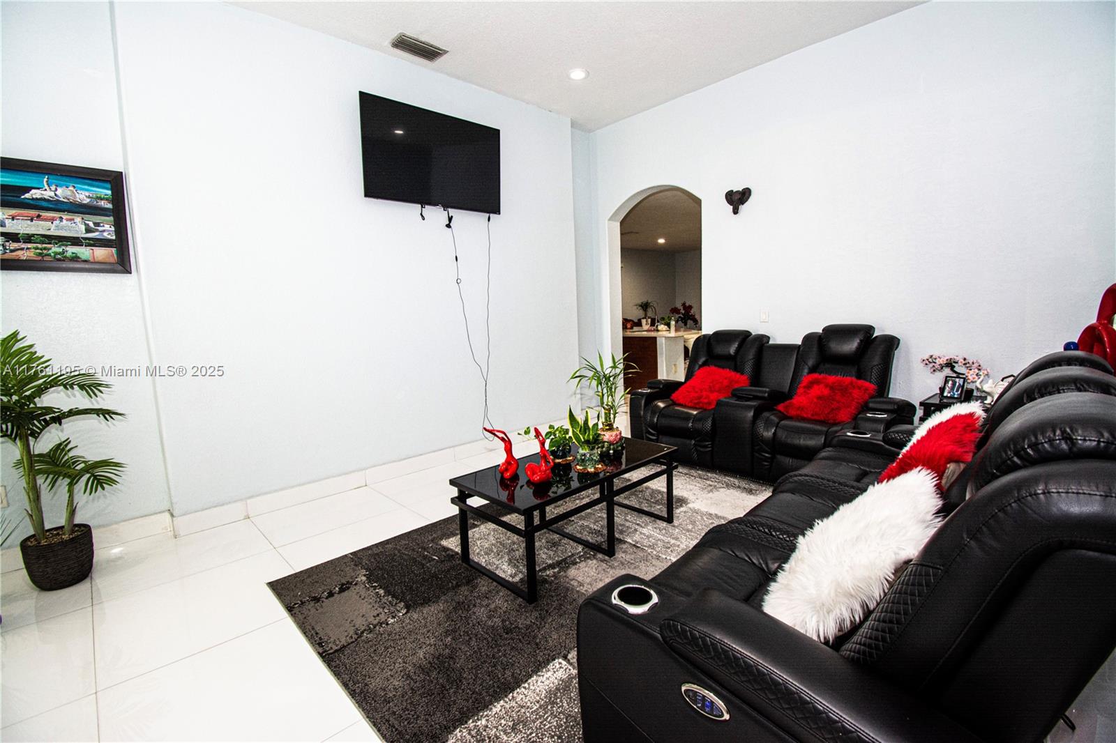 1142 NW 135th Ct Miami, FL 33182