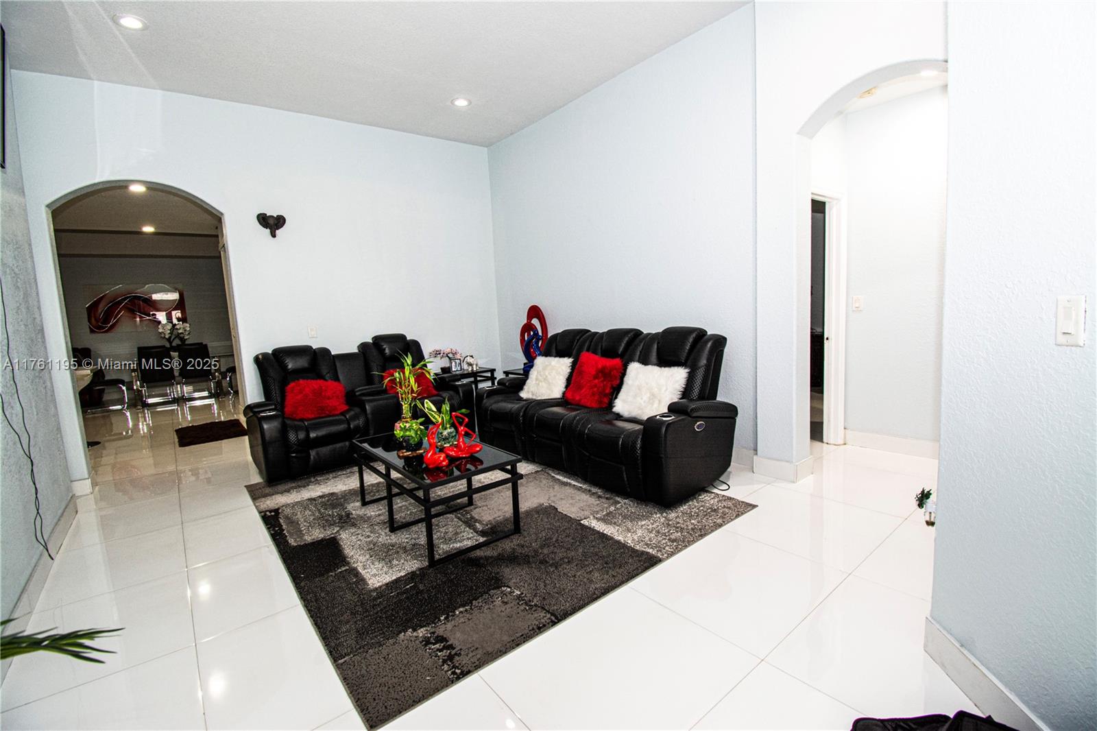 1142 NW 135th Ct Miami, FL 33182