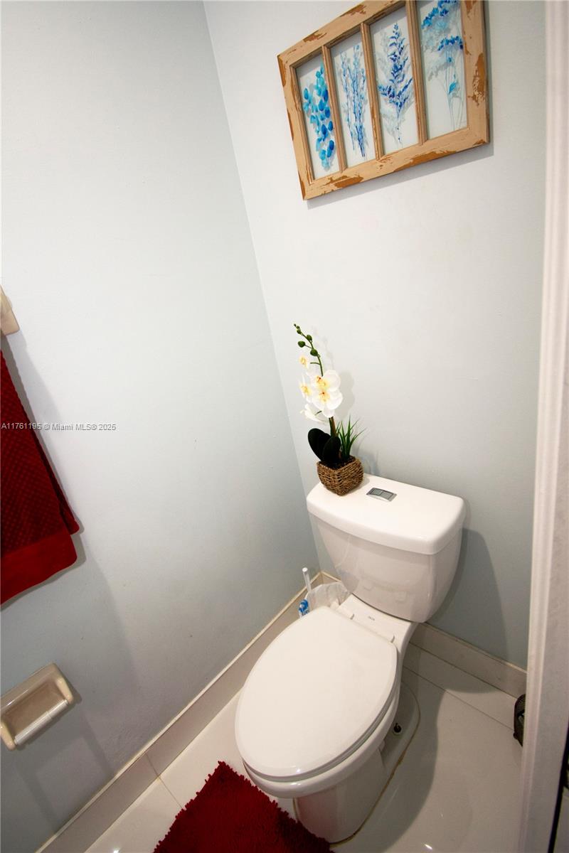 1142 NW 135th Ct Miami, FL 33182