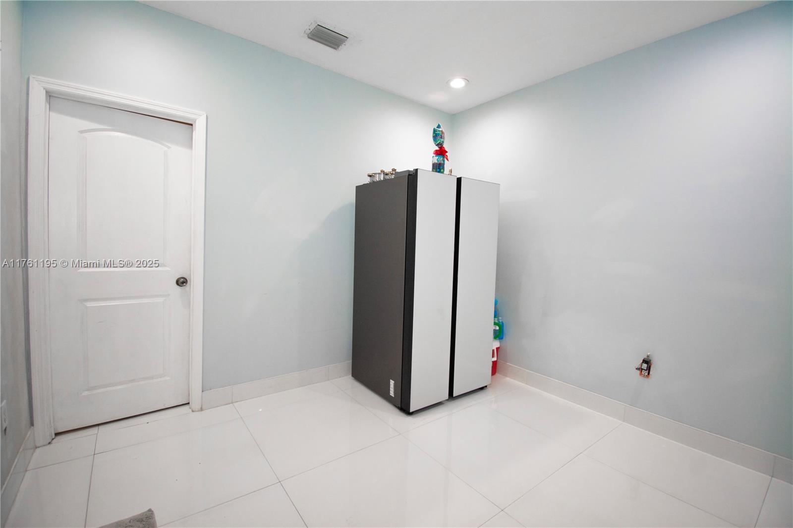 1142 NW 135th Ct Miami, FL 33182