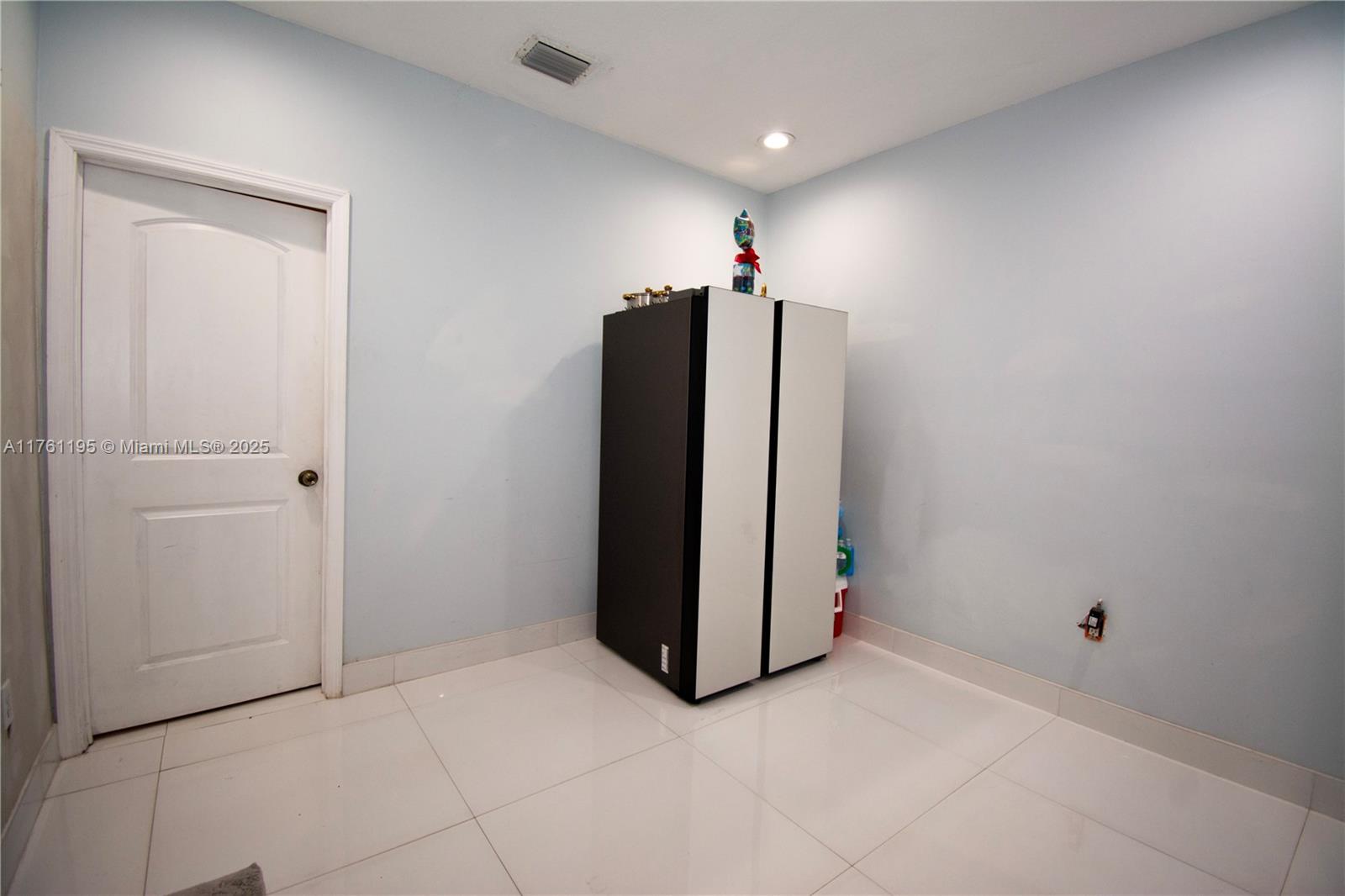 1142 NW 135th Ct Miami, FL 33182