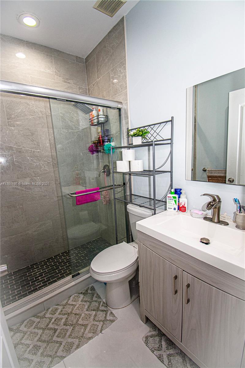 1142 NW 135th Ct Miami, FL 33182