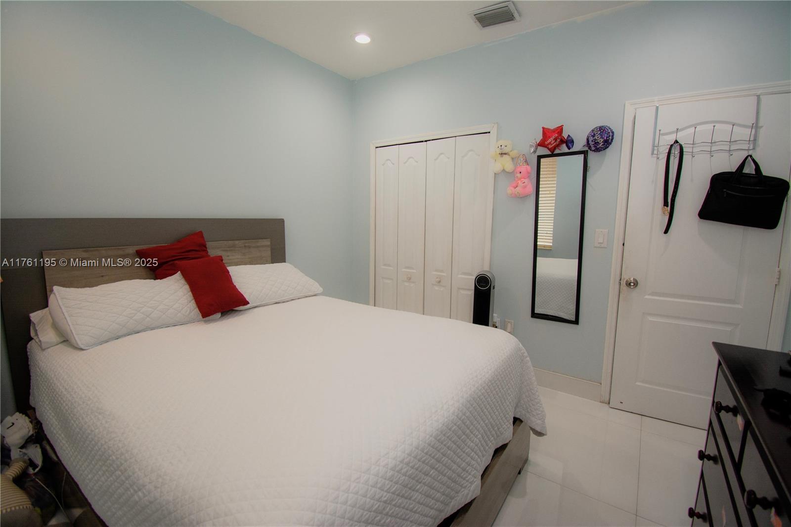 1142 NW 135th Ct Miami, FL 33182