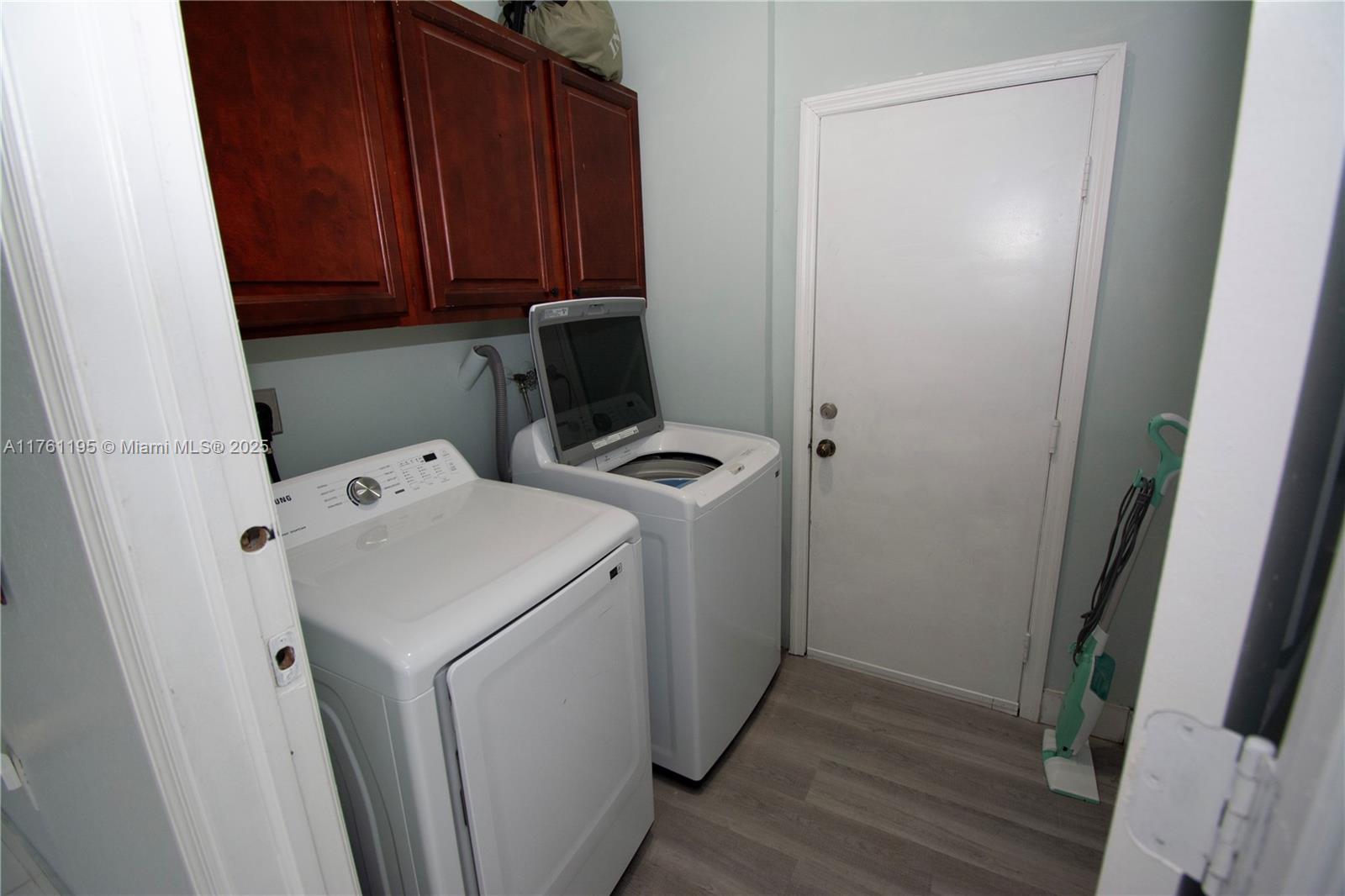 1142 NW 135th Ct Miami, FL 33182