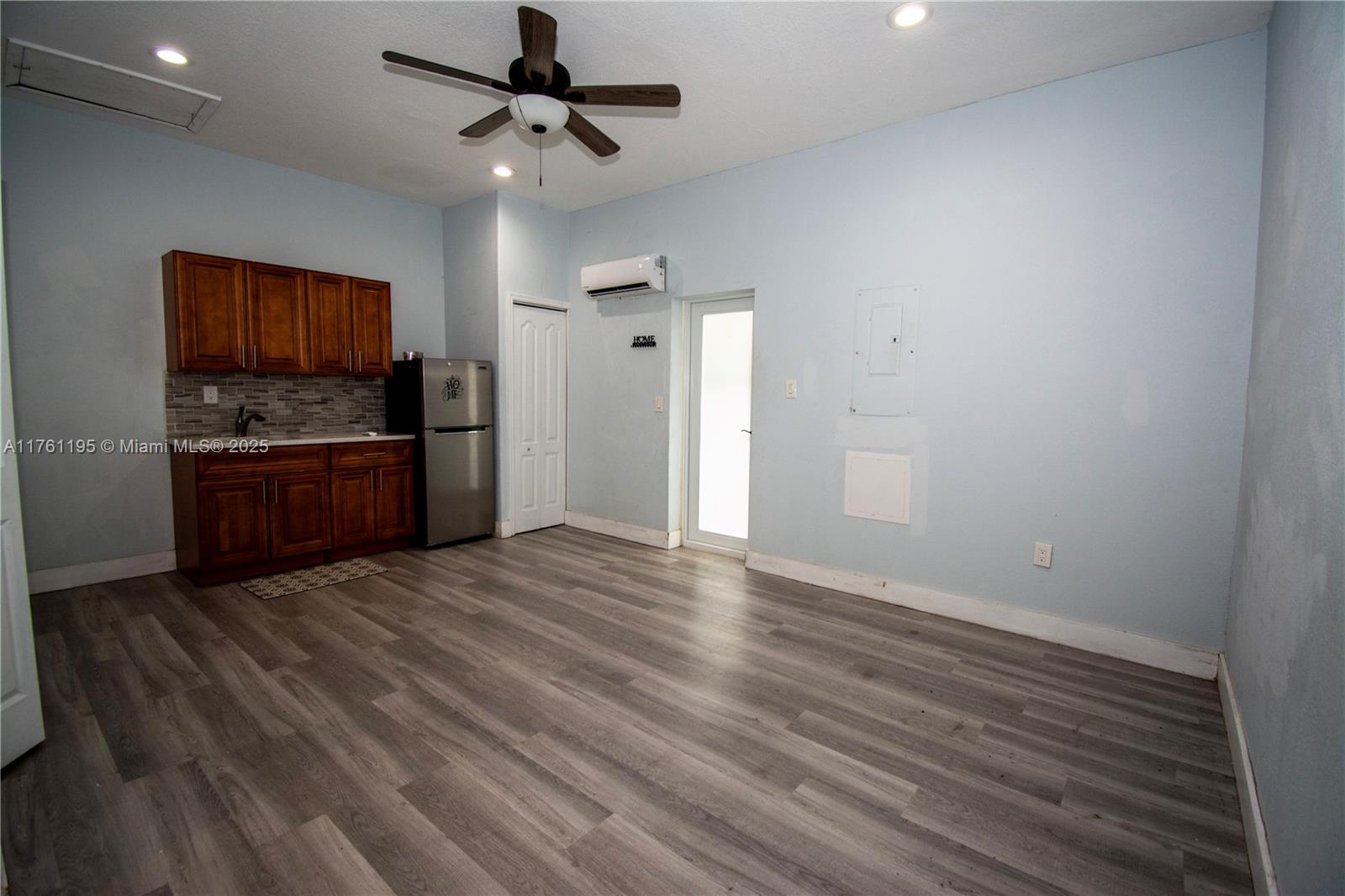 1142 NW 135th Ct Miami, FL 33182