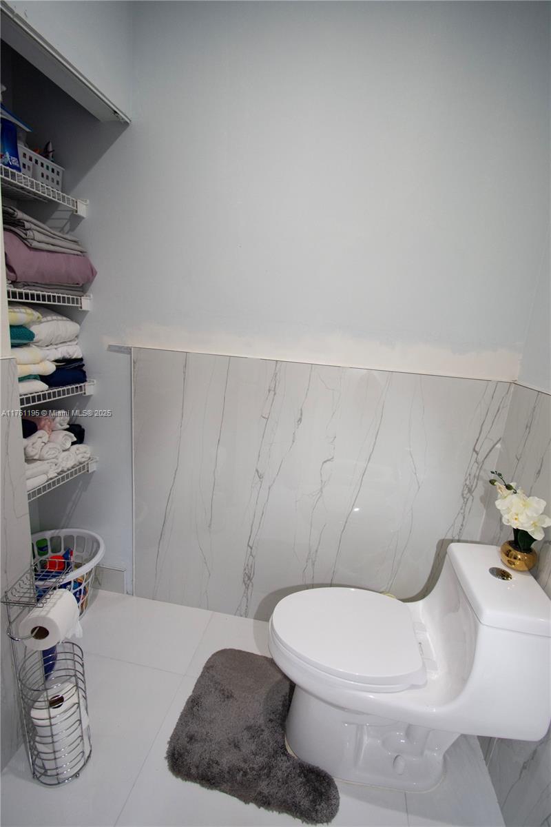 1142 NW 135th Ct Miami, FL 33182