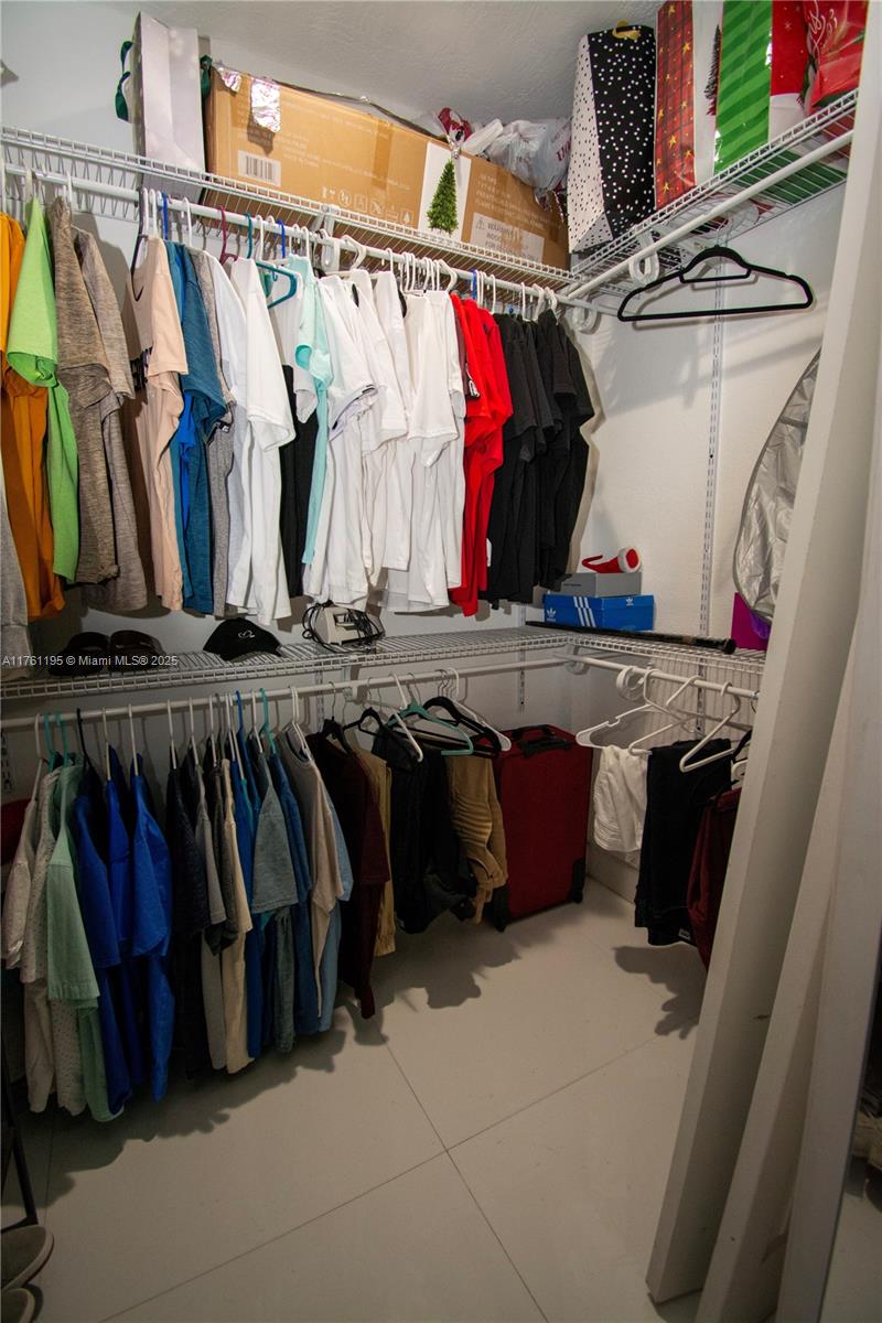 1142 NW 135th Ct Miami, FL 33182