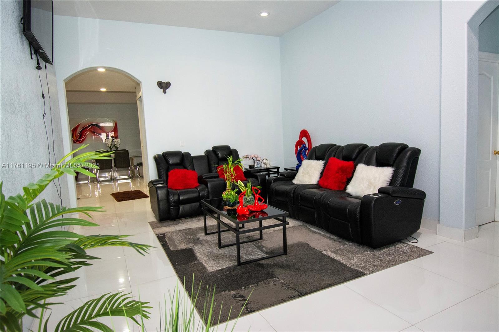 1142 NW 135th Ct Miami, FL 33182