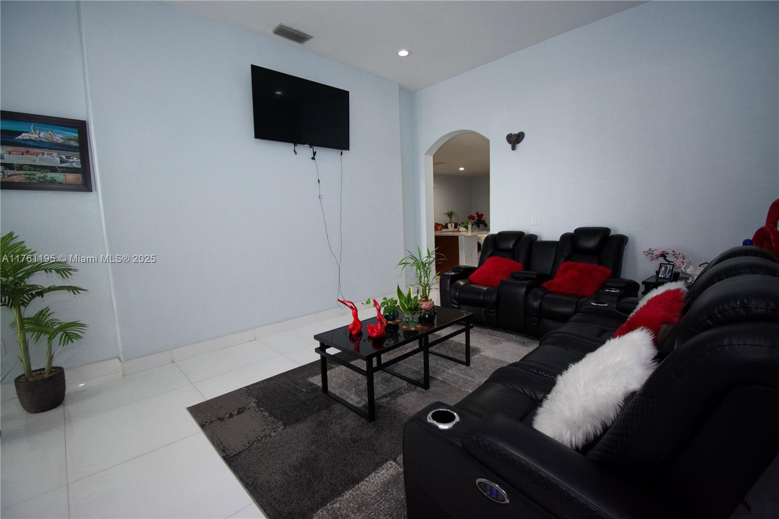 1142 NW 135th Ct Miami, FL 33182