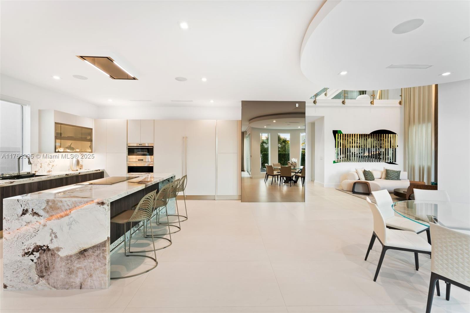 10561 NW 67th Ter Doral, FL 33178