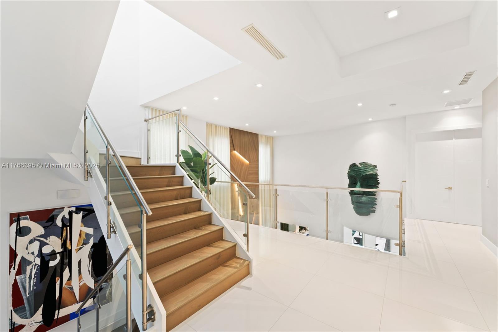 10561 NW 67th Ter Doral, FL 33178