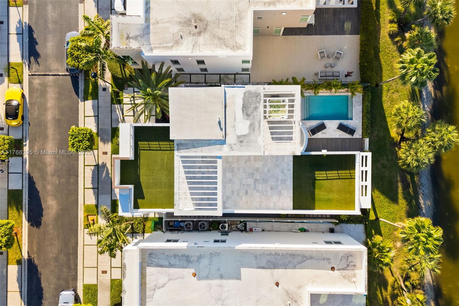 10561 NW 67th Ter Doral, FL 33178