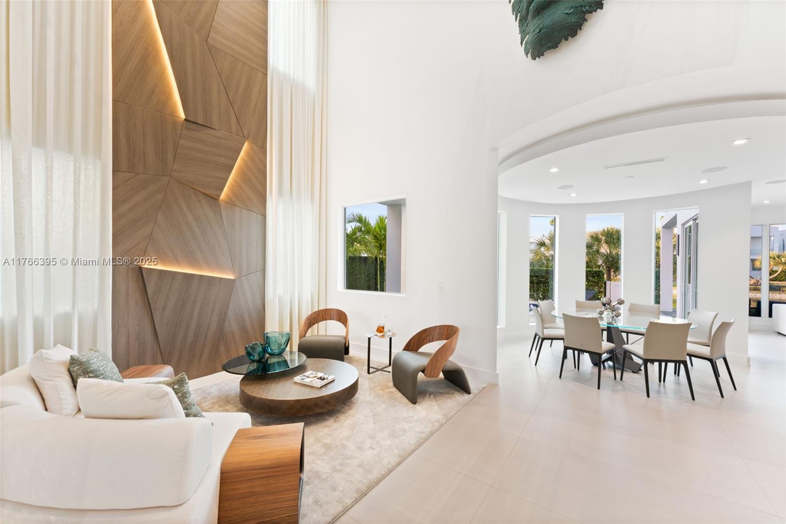 10561 NW 67th Ter Doral, FL 33178