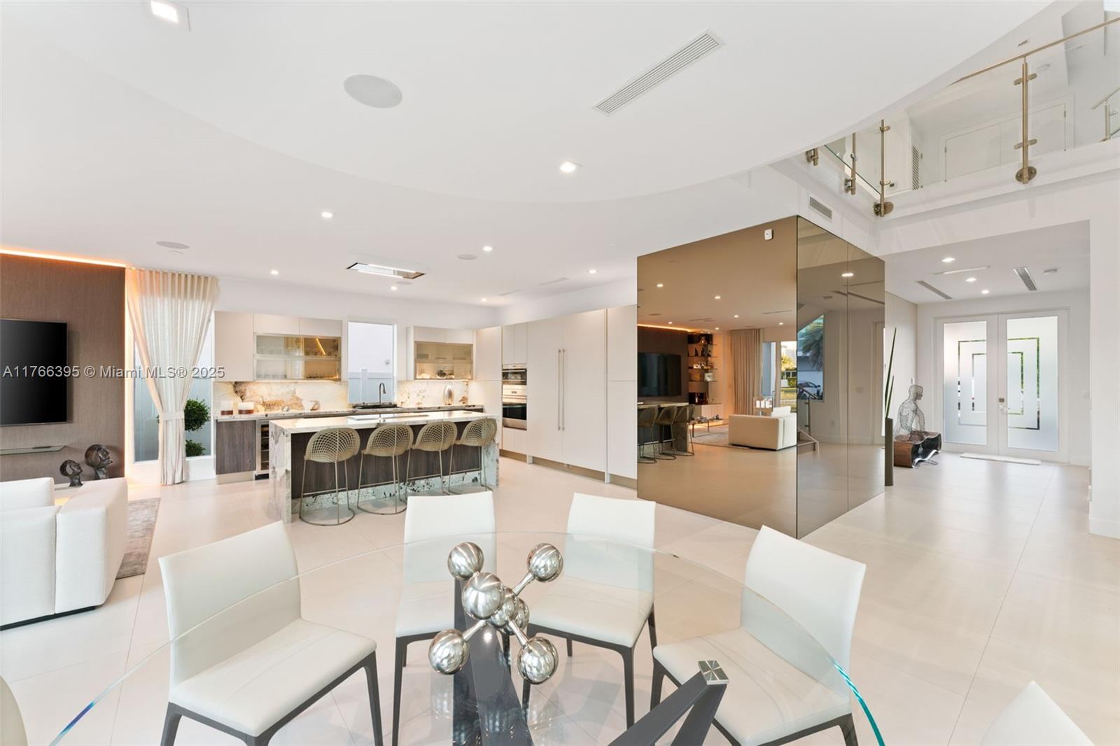 10561 NW 67th Ter Doral, FL 33178