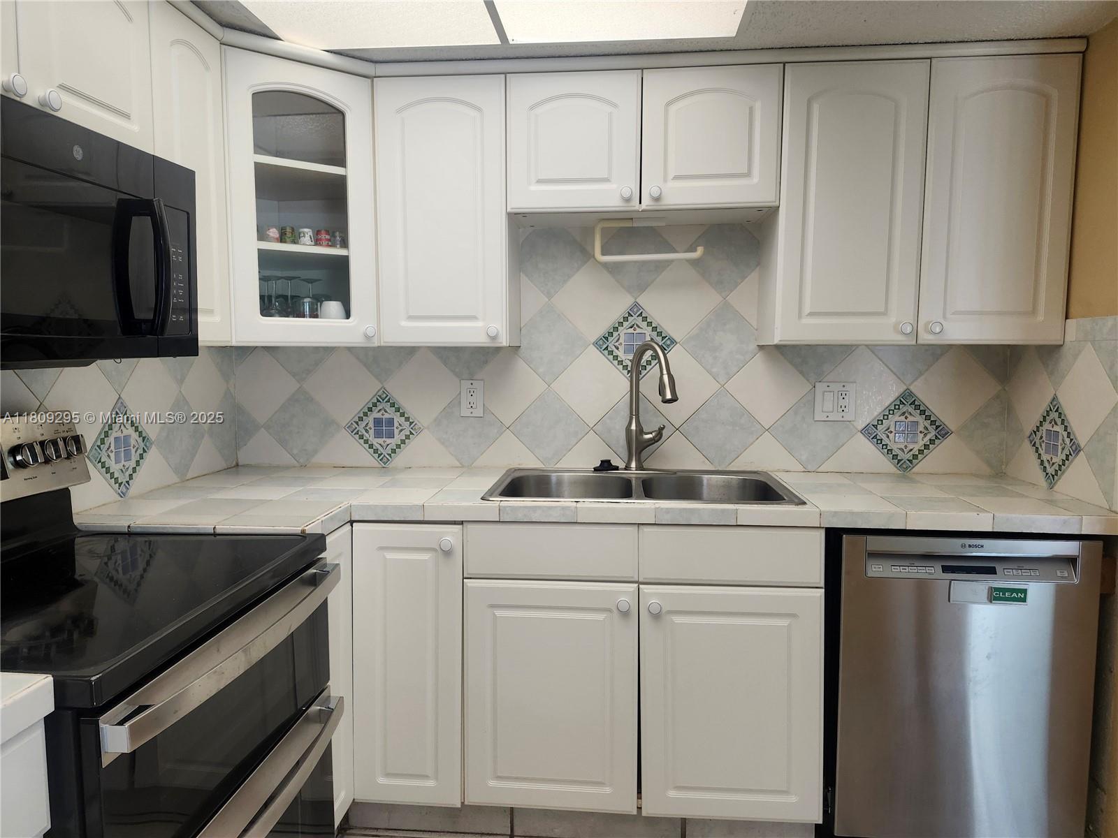 1061 NW 80th Ave #J Margate, FL 33063