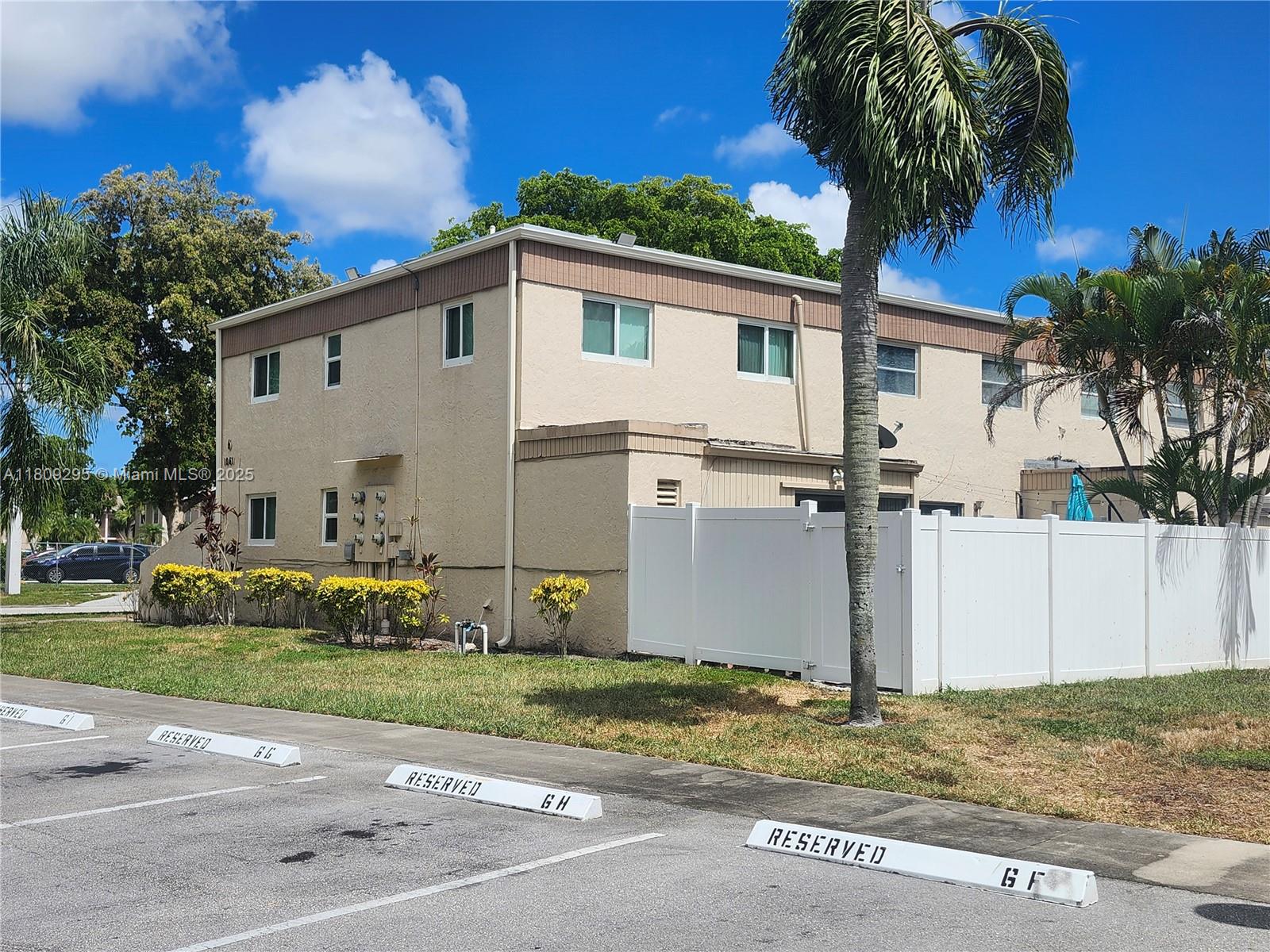 1061 NW 80th Ave #J Margate, FL 33063