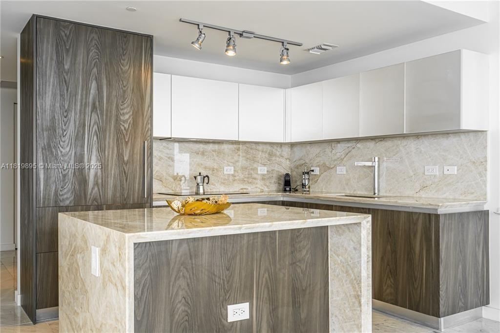 image One Paraiso Condo13