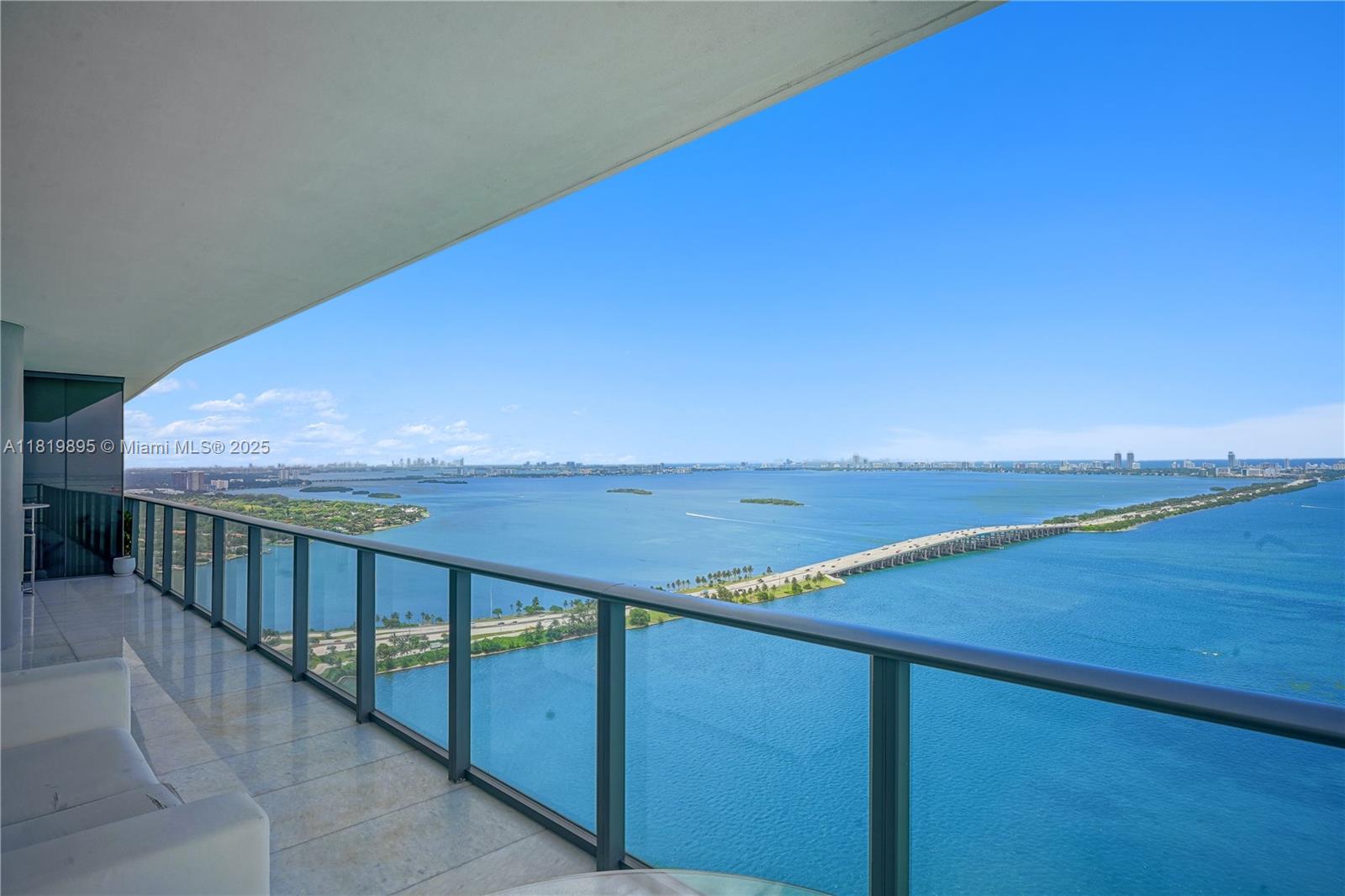 image One Paraiso Condo18