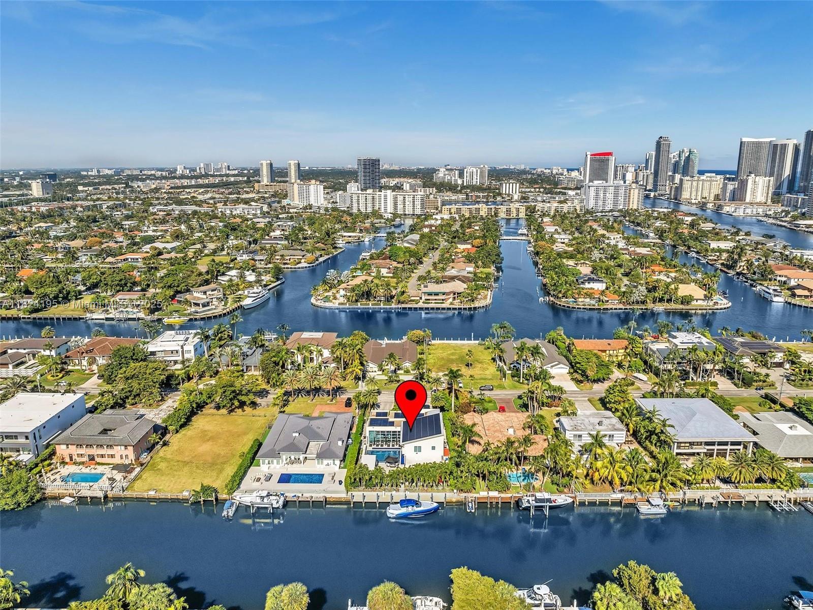 307 Holiday Dr Hallandale Beach, FL 33009