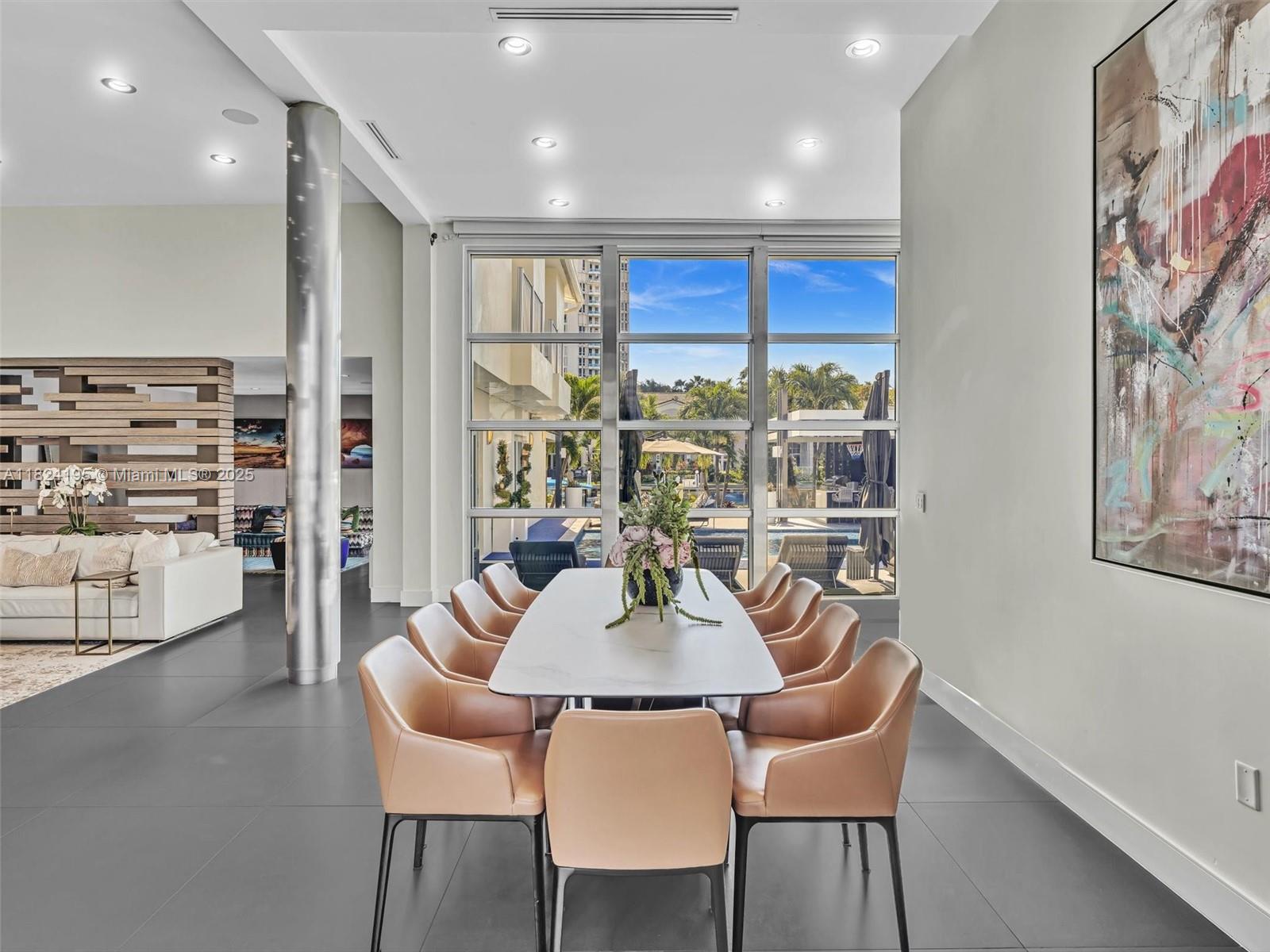 307 Holiday Dr Hallandale Beach, FL 33009