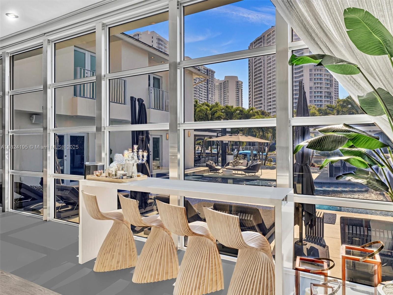 307 Holiday Dr Hallandale Beach, FL 33009