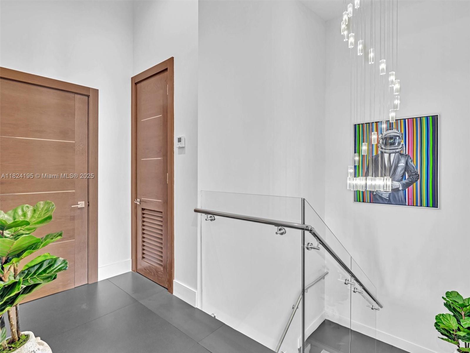 307 Holiday Dr Hallandale Beach, FL 33009