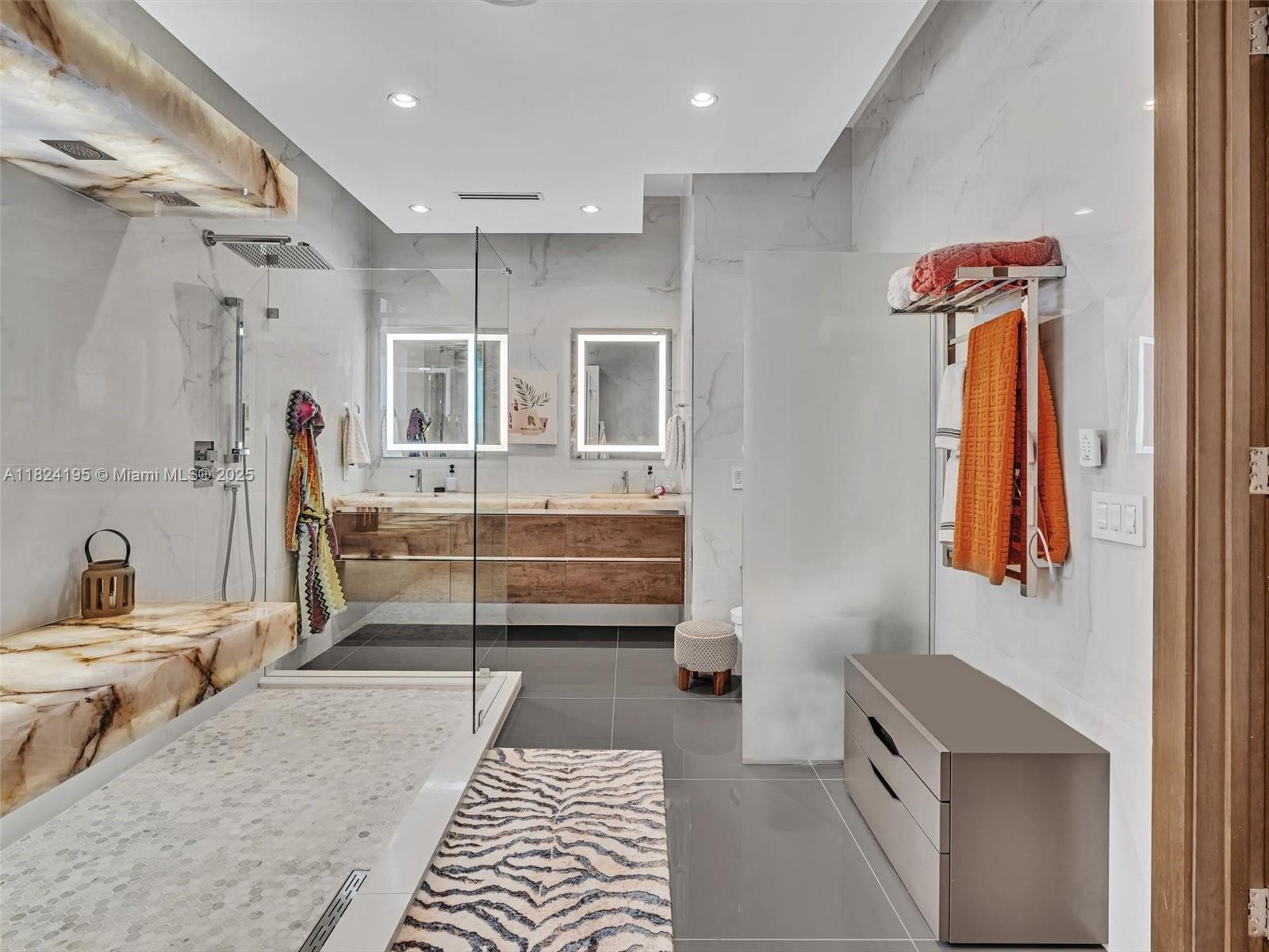 307 Holiday Dr Hallandale Beach, FL 33009