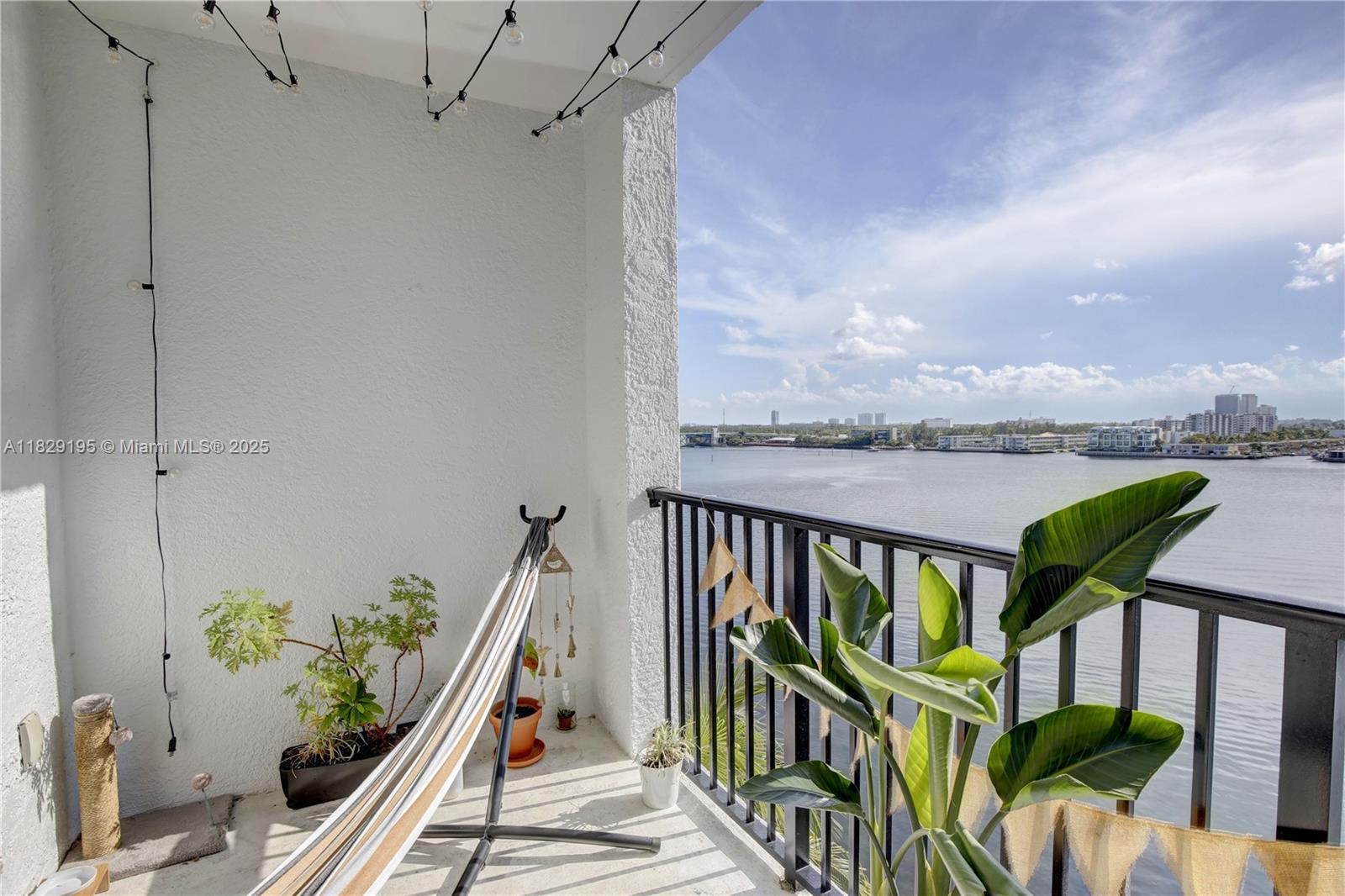image Porto Bellagio Condo1